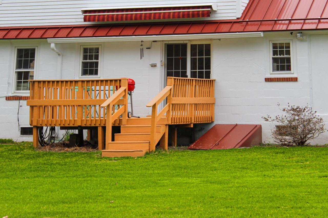 Cape Me Away Villa Гилфорд Екстериор снимка
